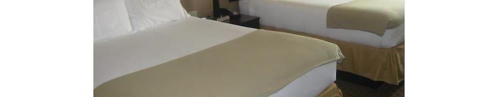 Express & By Ihg 2* Del Río