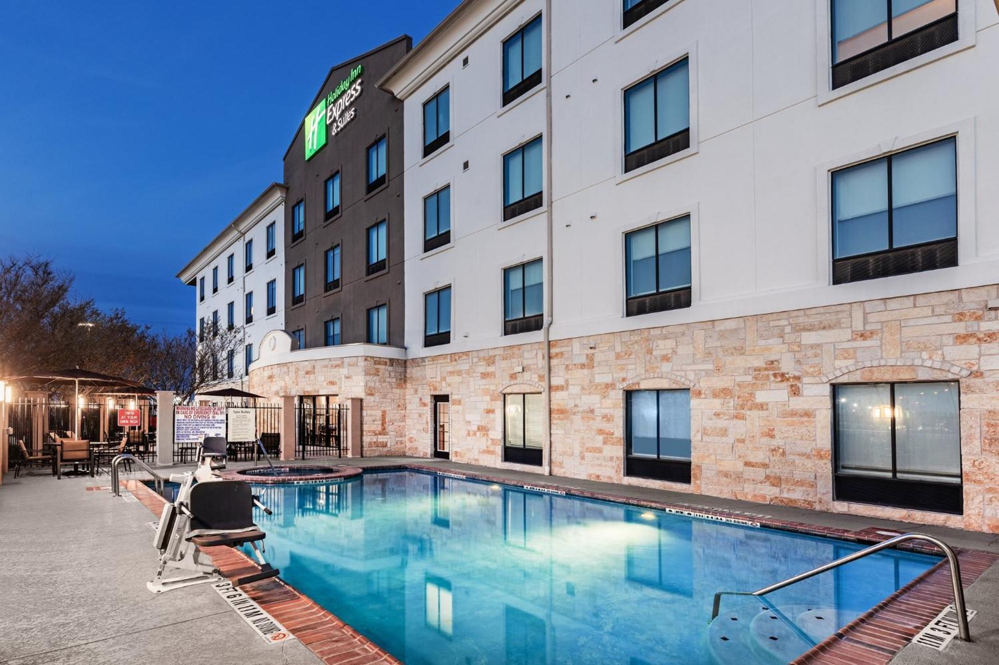 Express & By Ihg 2*