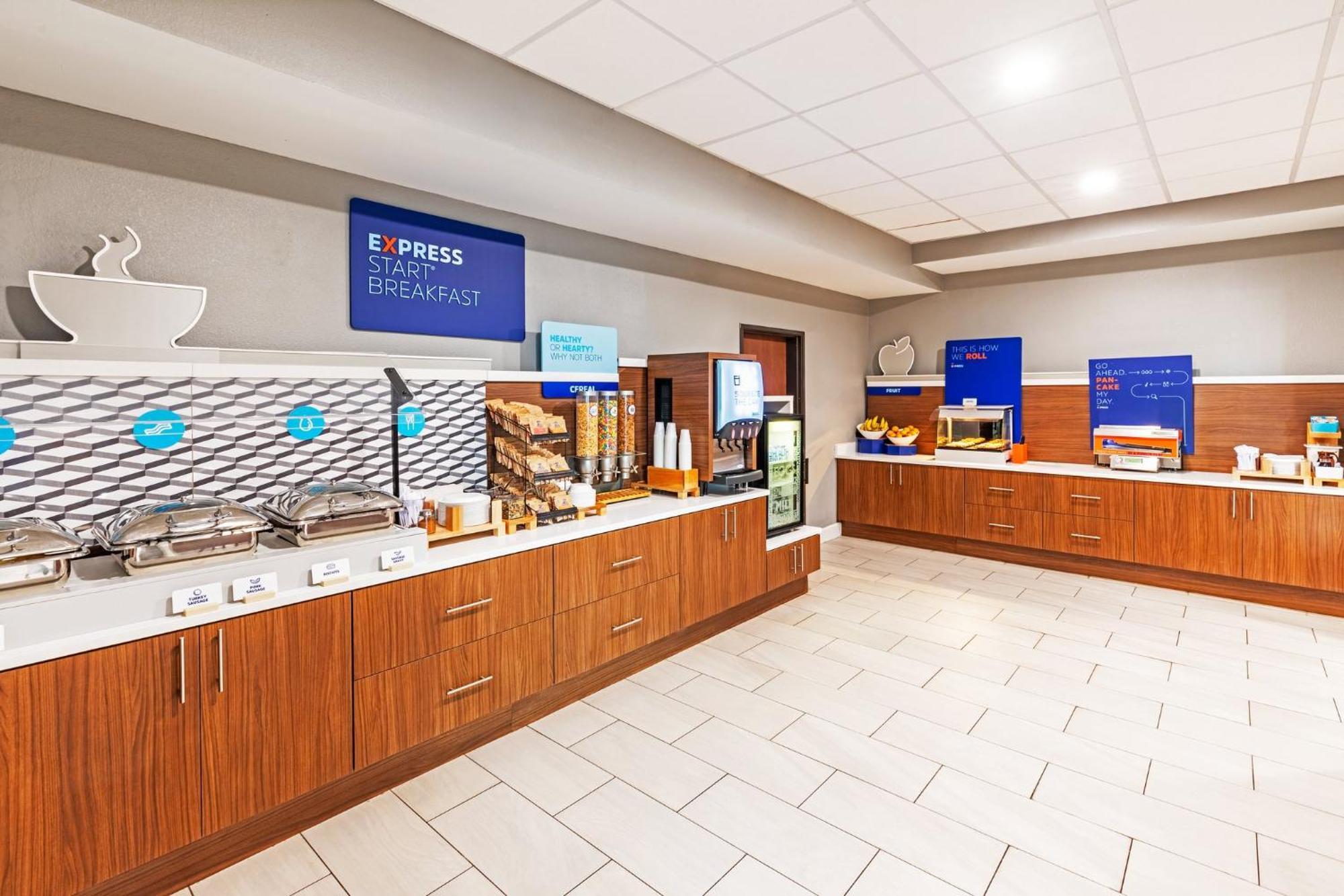 Hotel Express & By Ihg