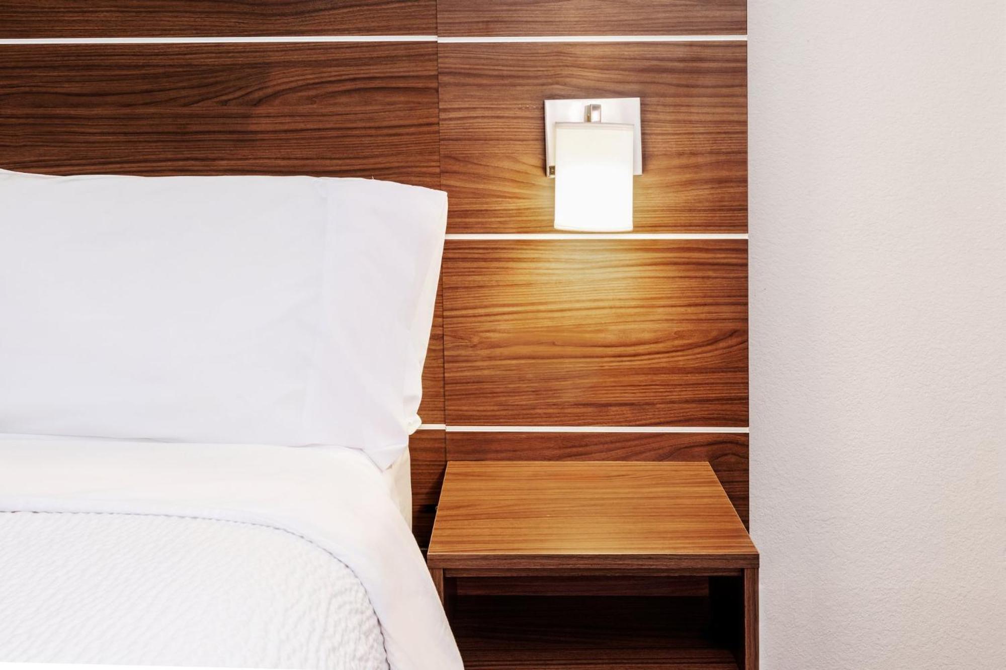 Hotel Express & By Ihg 2*