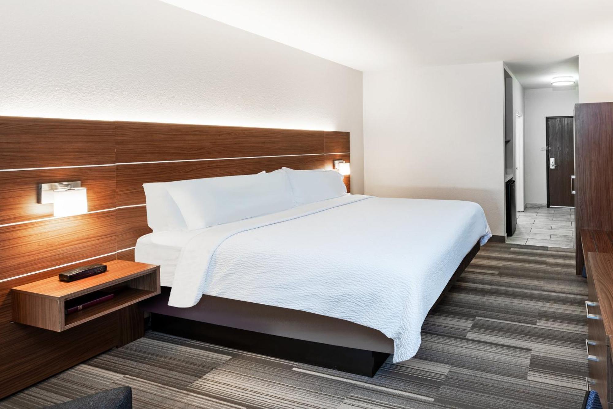 Hotel Express & By Ihg