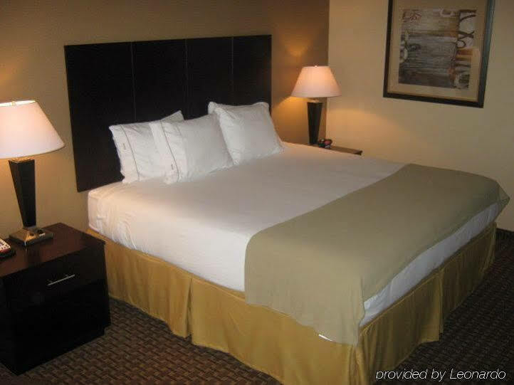 Hotel Express & By Ihg