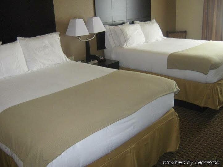 Express & By Ihg Del Río